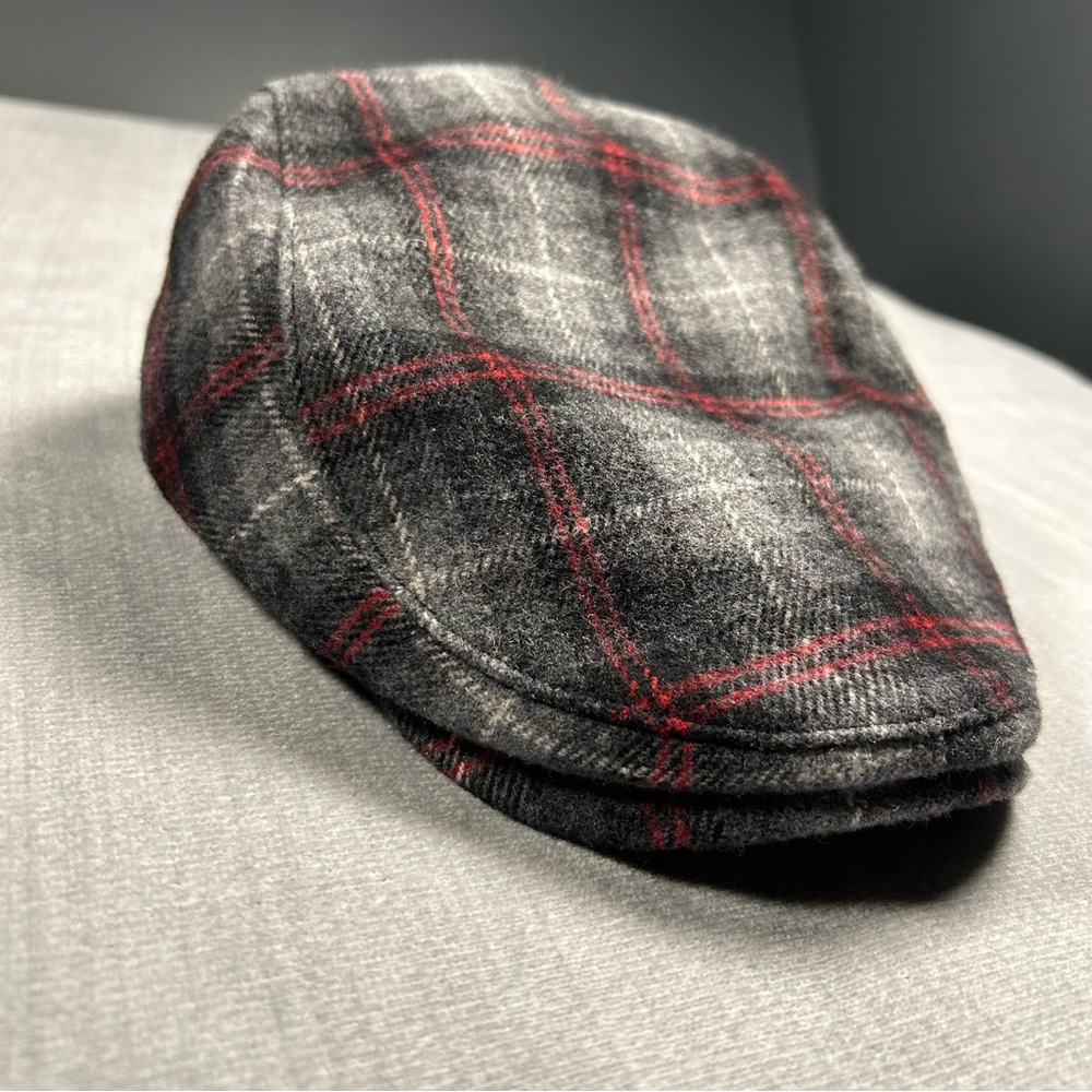 Boston Scally Co. 'The Contender' Black & Red Plaid Flat Cap M/L - Picture 2 of 6